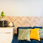 Comfy Apartment With Home Cinema Projector, Cracow\'S Heart